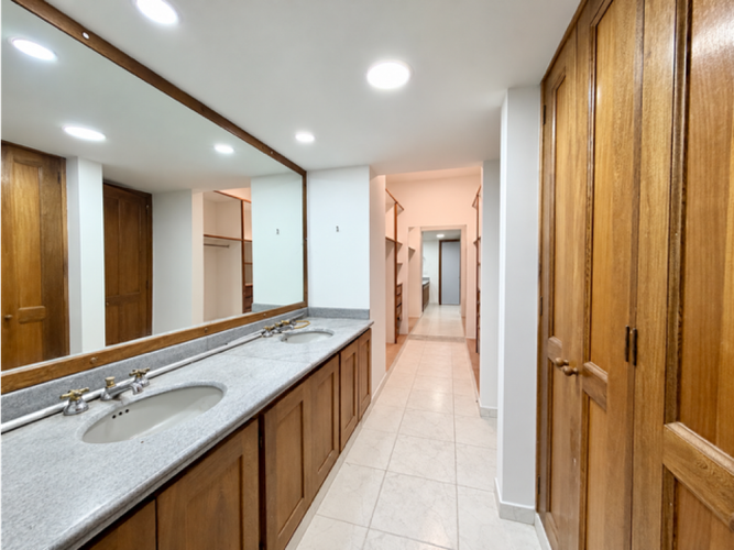 Apartamento de 3 alcobas en venta en Arboledas, Cali, 220 m² · foto 10 de 21