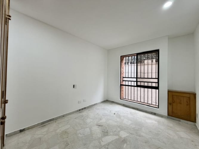 Apartamento de 3 alcobas en venta en Arboledas, Cali, 220 m² · foto 16 de 21