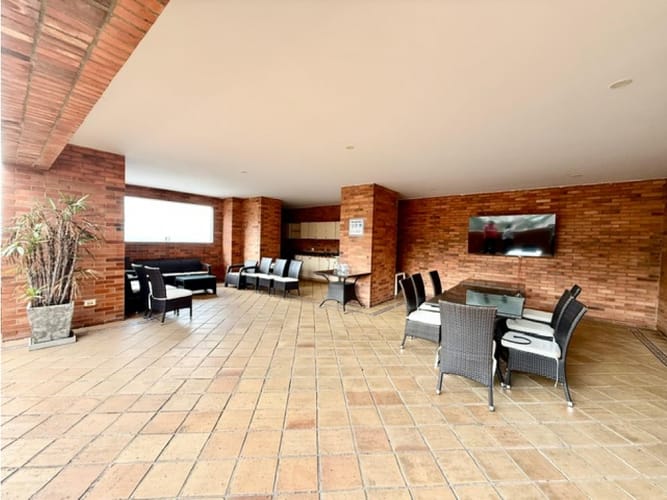 Apartamento de 3 alcobas en venta en Arboledas, Cali, 220 m² · foto 19 de 21