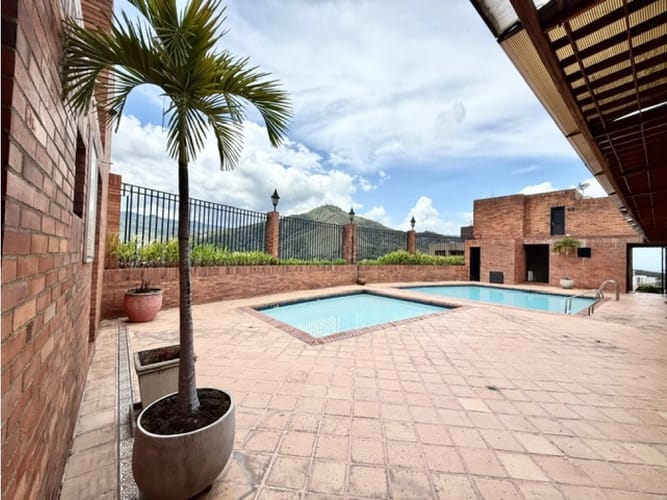 Apartamento de 3 alcobas en arriendo en La Arboleda, Cali, 220 m² · foto 21 de 21