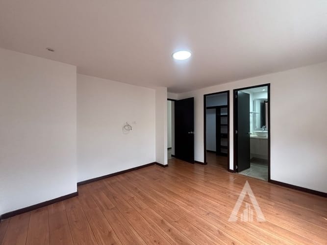 Apartamento de 3 alcobas en arriendo en Cumbres, Envigado, 115 m² · foto 2 de 19