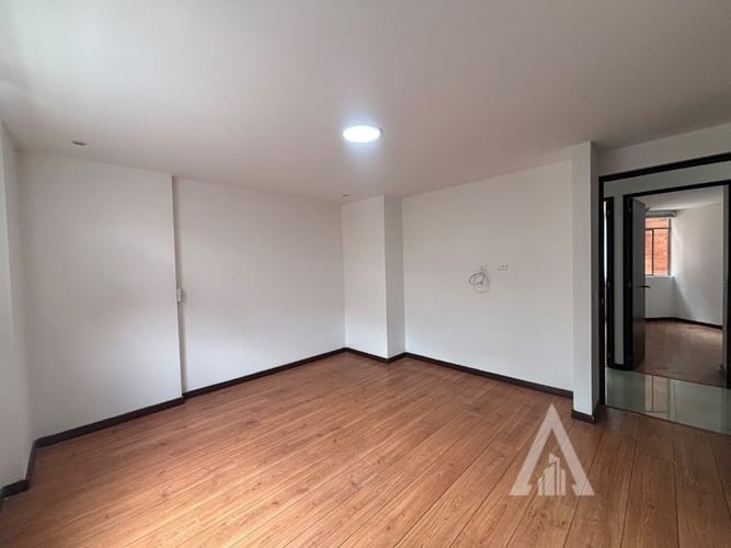 Apartamento de 3 alcobas en arriendo en Cumbres, Envigado, 115 m² · foto 5 de 19