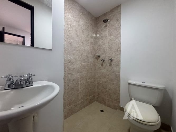 Apartamento de 3 alcobas en arriendo en Cumbres, Envigado, 115 m² · foto 15 de 19