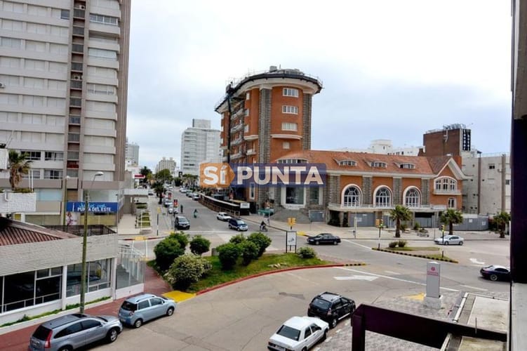 Apartamento frente al mar en alquiler anual · Foto 1