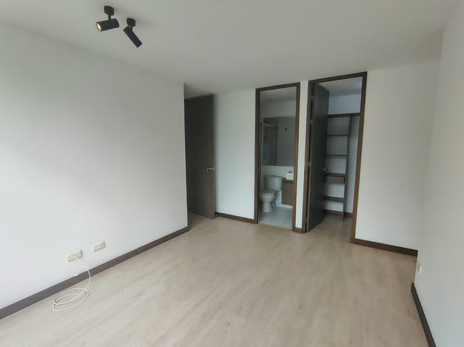 Apartamento de 3 alcobas en venta en Camino Verde, Envigado, 76 m² · foto 10 de 17
