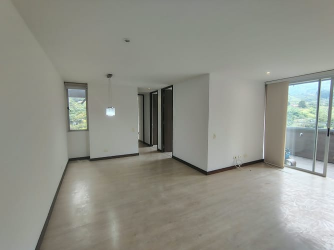 Apartamento de 3 alcobas en venta en Camino Verde, Envigado, 76 m² · foto 9 de 17