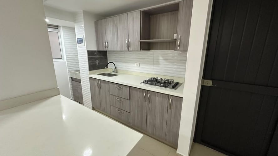 Apartamento de 3 alcobas en arriendo en La Gabriela, Bello, 57 m² · foto 3 de 16