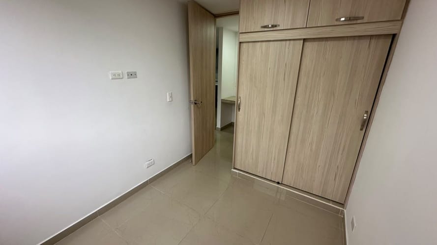 Apartamento de 3 alcobas en arriendo en La Gabriela, Bello, 57 m² · foto 9 de 16