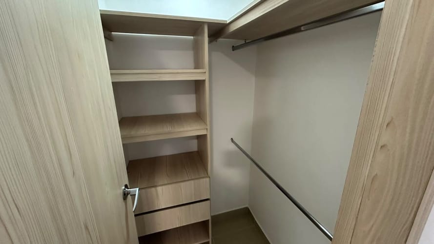 Apartamento de 3 alcobas en arriendo en La Gabriela, Bello, 57 m² · foto 11 de 16