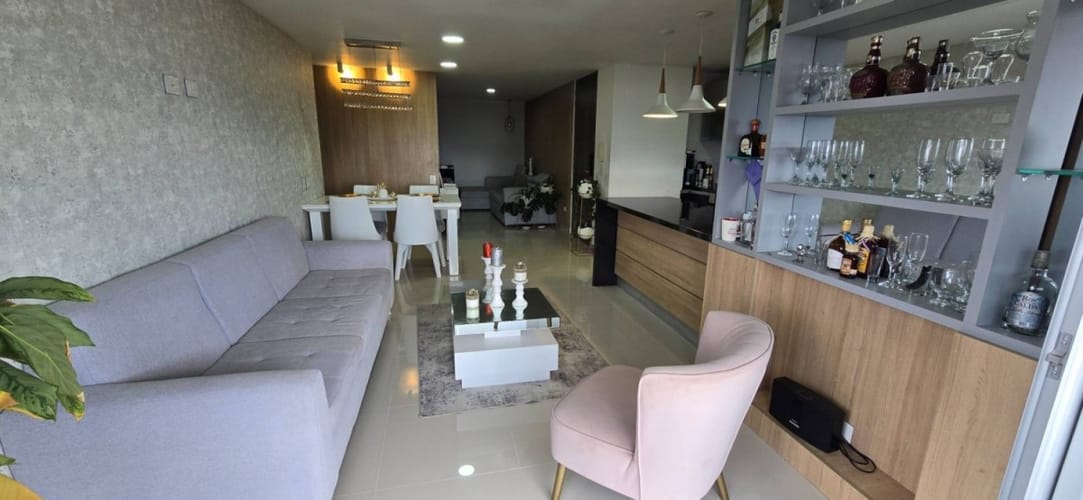 Apartamento de 2 alcobas en venta en Cabecera Del Llano, Bucaramanga, 84 m² · foto 2 de 13