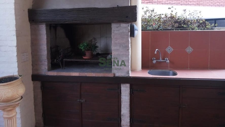 Alquiler anual de casa en la Mansa, 4 dormitorios, 4 baños, cochera y deck · Foto 4