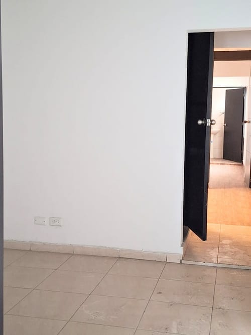 Casa de 8 alcobas en venta en Prados De Oriente, Cali, 430 m² · foto 6 de 24