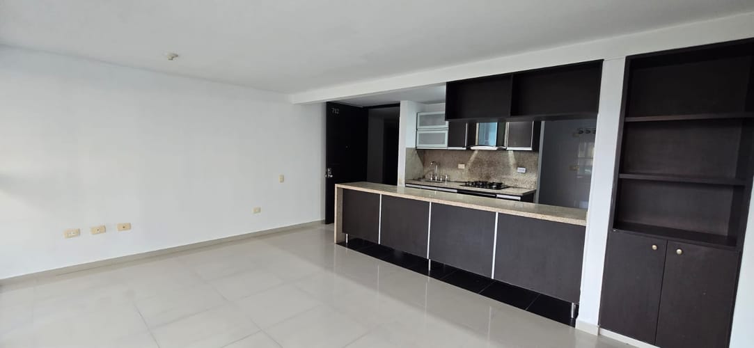 Apartamento de 3 alcobas en venta en Versalles, Floridablanca, 94 m² · foto 4 de 24