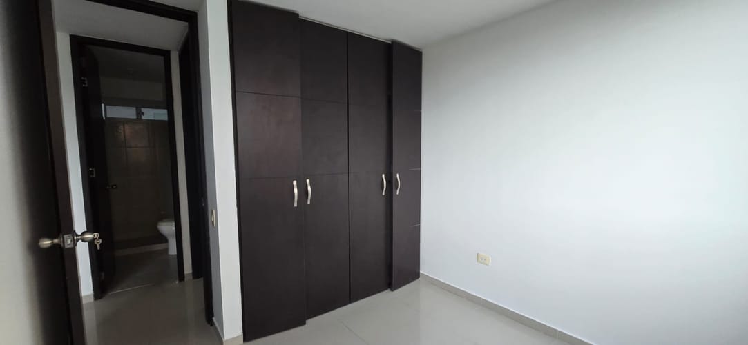 Apartamento de 3 alcobas en venta en Versalles, Floridablanca, 94 m² · foto 8 de 24