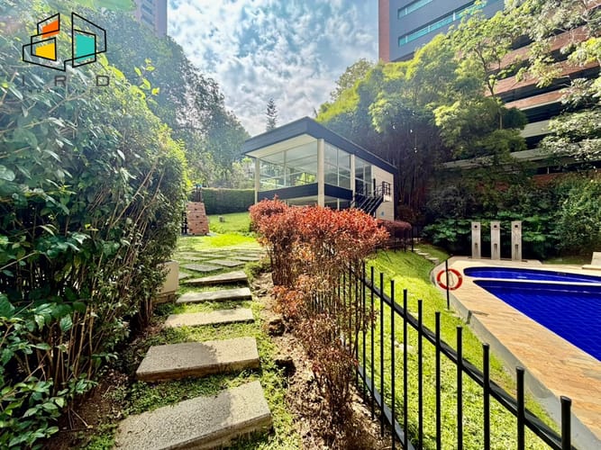 Apartamento de 3 alcobas en arriendo en Los Naranjos, Medellín, 138 m² · foto 11 de 24