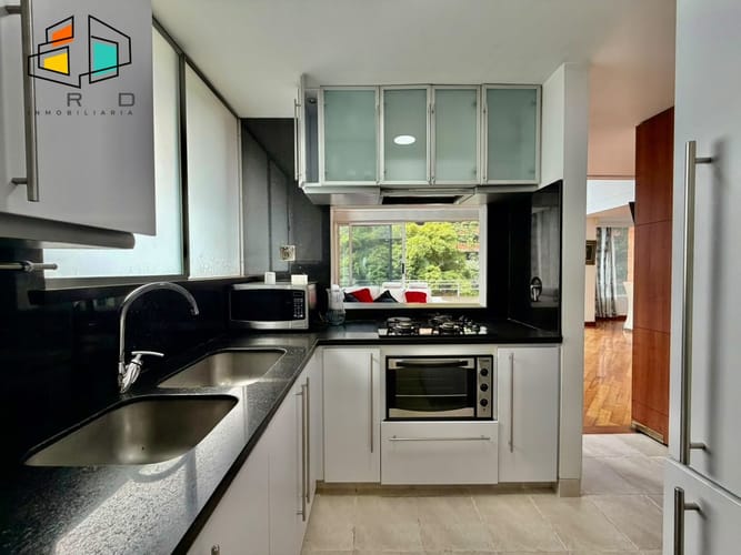 Apartamento de 3 alcobas en arriendo en Los Naranjos, Medellín, 138 m² · foto 16 de 24