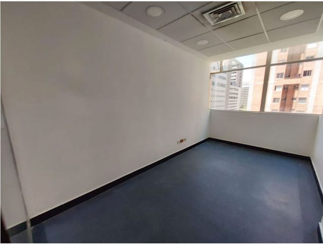 Oficina en arriendo en Villa Carlota, Medellín, 507 m² · foto 10 de 20