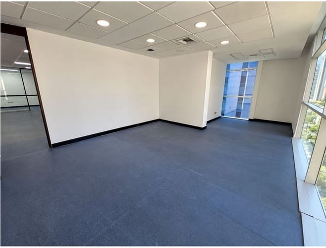 Oficina en arriendo en Villa Carlota, Medellín, 507 m² · foto 18 de 20