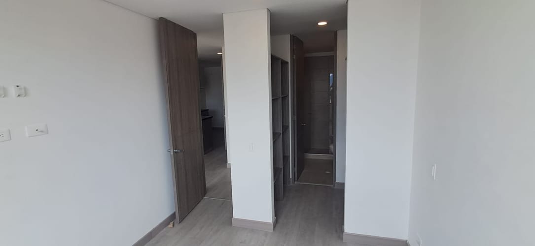 Apartamento de 1 alcoba en venta en Cedritos, Bogotá, 52 m² · foto 9 de 24
