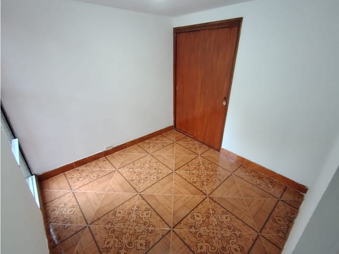 Apartamento de 3 alcobas en venta en El Pinal, Medellín, 50 m² · foto 4 de 18