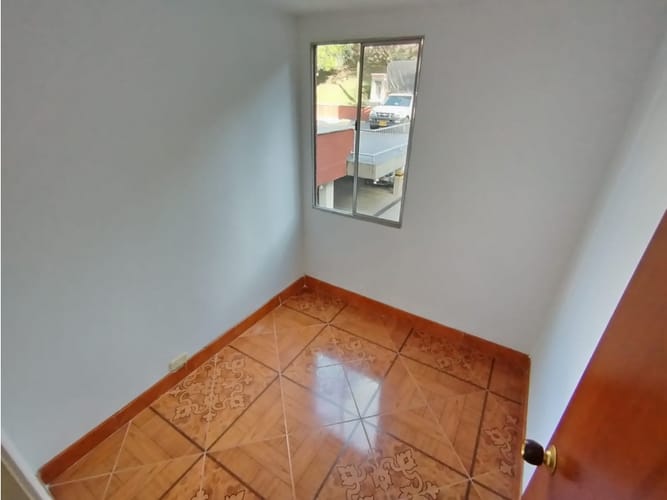 Apartamento de 3 alcobas en venta en El Pinal, Medellín, 50 m² · foto 11 de 18
