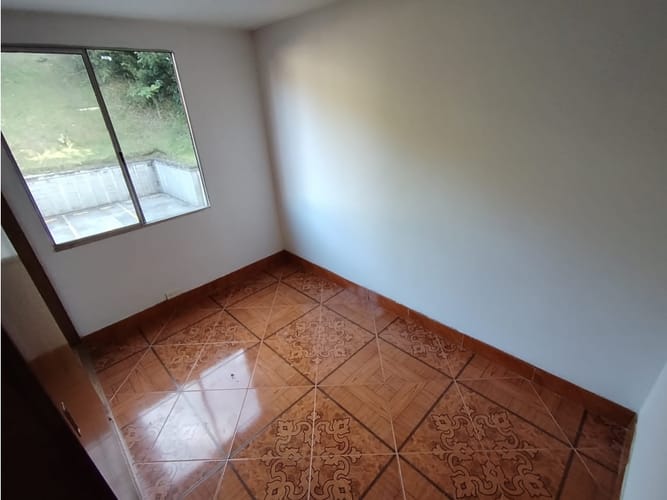 Apartamento de 3 alcobas en venta en El Pinal, Medellín, 50 m² · foto 15 de 18