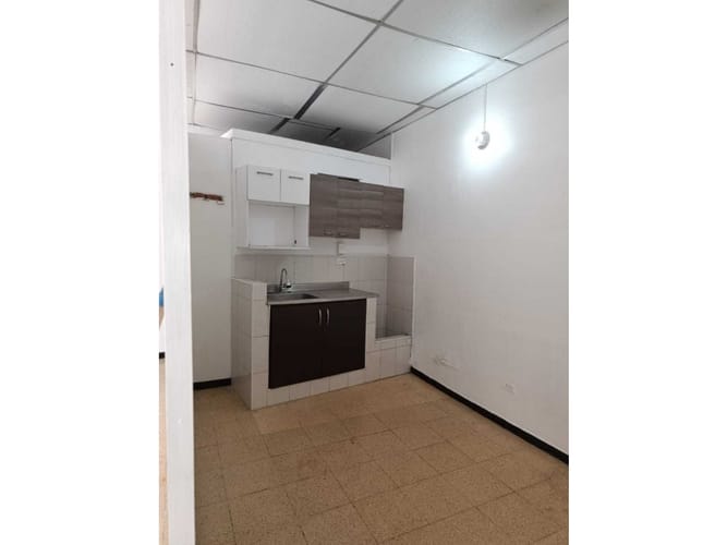 Local en arriendo en Zona Industrial No. 1, Itagüí, 220 m² · foto 4 de 11