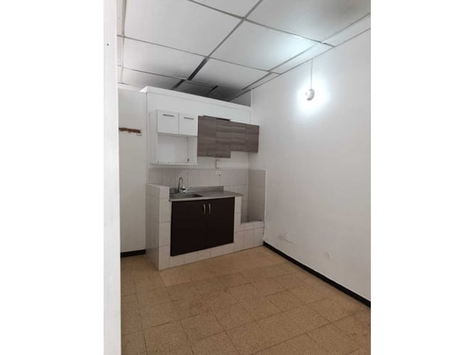 Local en arriendo en Zona Industrial No. 1, Itagüí, 220 m² · foto 8 de 11
