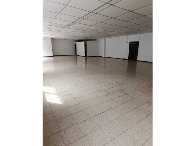 Local en arriendo en Zona Industrial No. 1, Itagüí, 220 m² · foto 10 de 11