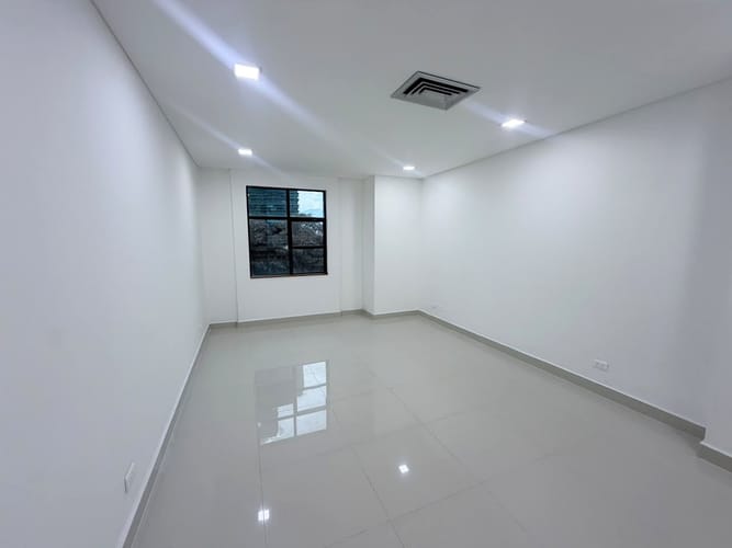 Oficina en arriendo en El Poblado, Medellín, 35 m² · foto 4 de 8