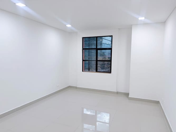 Oficina en arriendo en El Poblado, Medellín, 35 m² · foto 3 de 8