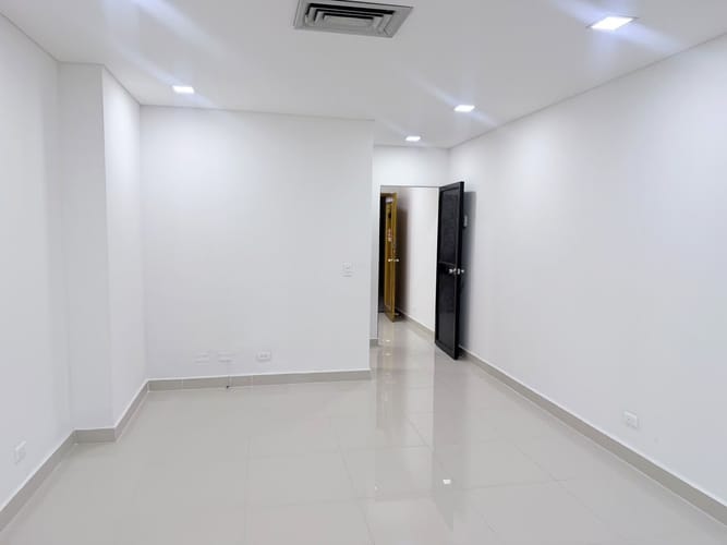 Oficina en arriendo en El Poblado, Medellín, 35 m² · foto 5 de 8