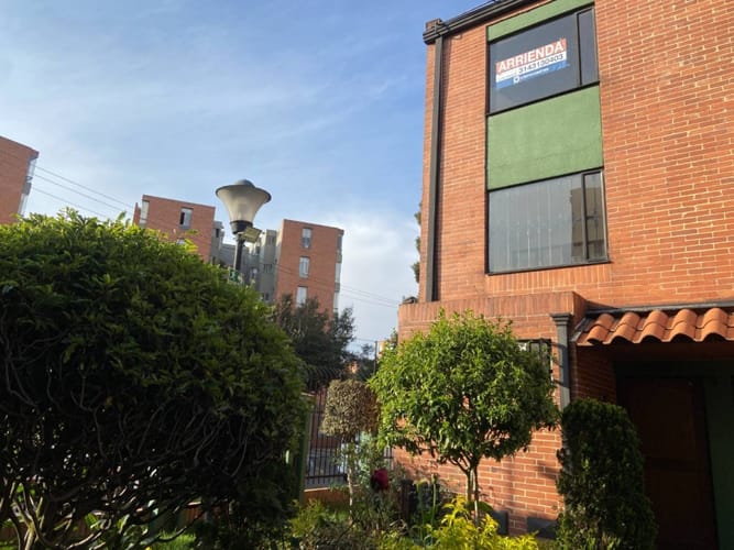 Casa de 3 alcobas en arriendo en Modelia, Bogotá, 105 m² · foto 3 de 24