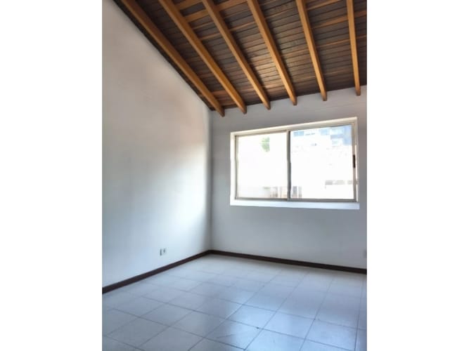 Casa de 3 alcobas en arriendo en Los Balsos, Medellín, 229 m² · foto 4 de 20
