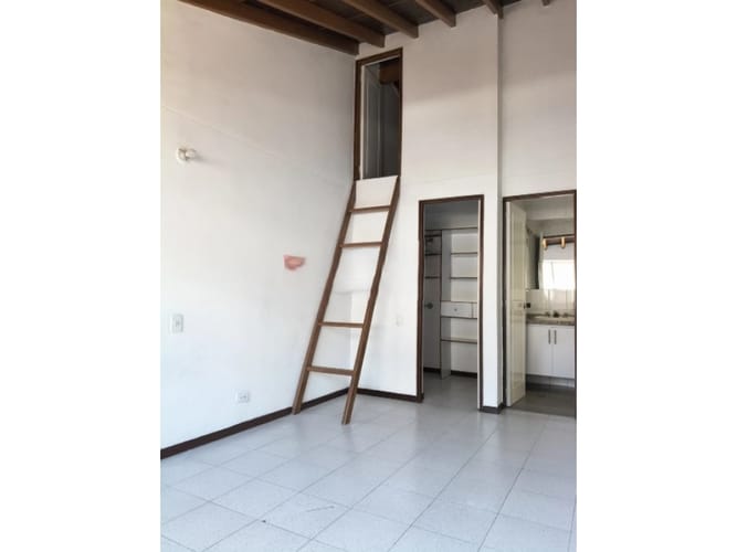 Casa de 3 alcobas en arriendo en Los Balsos, Medellín, 229 m² · foto 5 de 20