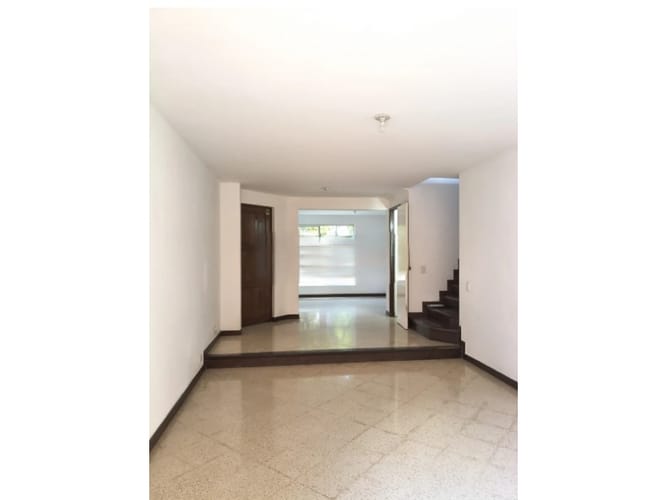 Casa de 3 alcobas en arriendo en Los Balsos, Medellín, 229 m² · foto 6 de 20