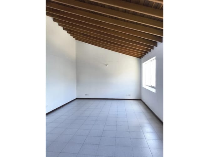 Casa de 3 alcobas en arriendo en Los Balsos, Medellín, 229 m² · foto 10 de 20