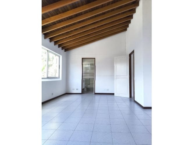 Casa de 3 alcobas en arriendo en Los Balsos, Medellín, 229 m² · foto 11 de 20