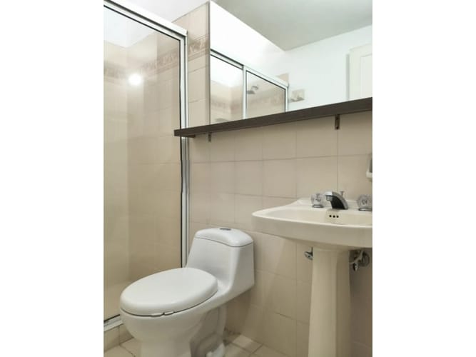 Casa de 3 alcobas en arriendo en Los Balsos, Medellín, 229 m² · foto 17 de 20