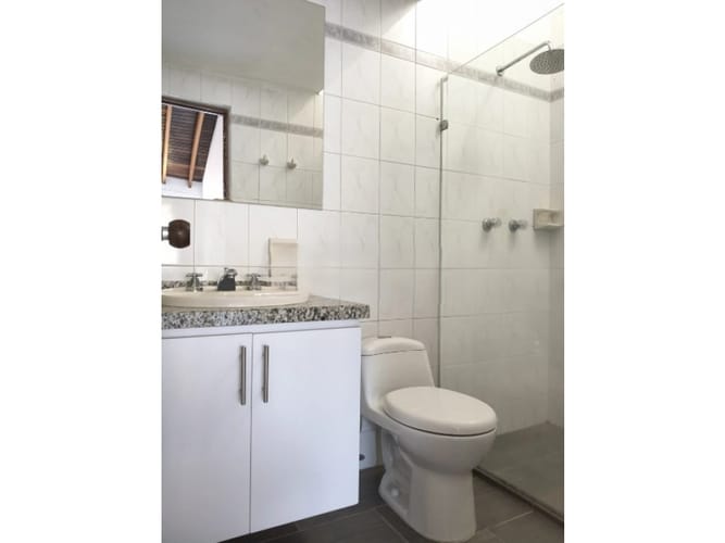 Casa de 3 alcobas en arriendo en Los Balsos, Medellín, 229 m² · foto 18 de 20