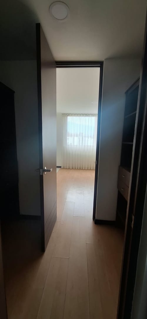 Apartamento de 2 alcobas en venta en Oviedo, Medellín, 78 m² · foto 2 de 21