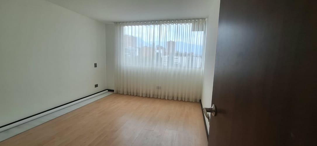 Apartamento de 2 alcobas en venta en Oviedo, Medellín, 78 m² · foto 6 de 21