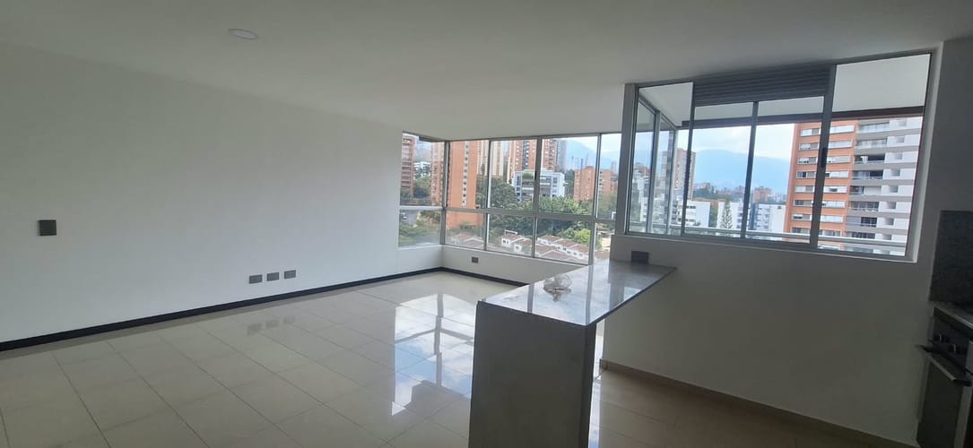 Apartamento de 2 alcobas en venta en Oviedo, Medellín, 78 m² · foto 18 de 21