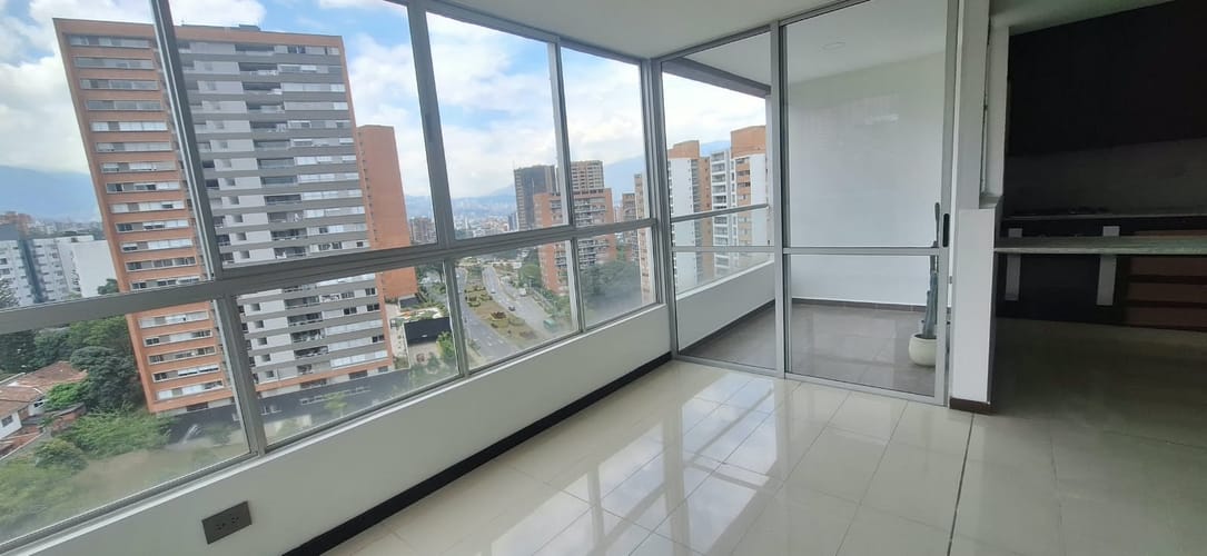 Apartamento de 2 alcobas en venta en Oviedo, Medellín, 78 m² · foto 19 de 21