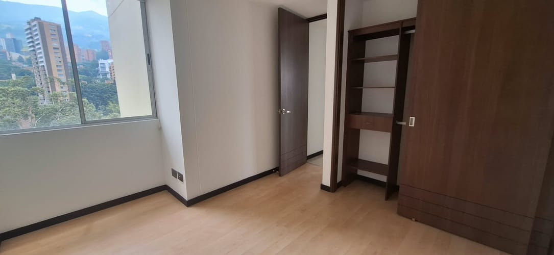 Apartamento de 2 alcobas en venta en Oviedo, Medellín, 78 m² · foto 13 de 21