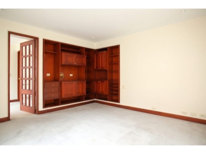 Apartamento de 3 alcobas en venta en Bosques Del Marques, Bogotá, 283 m² · foto 3 de 14