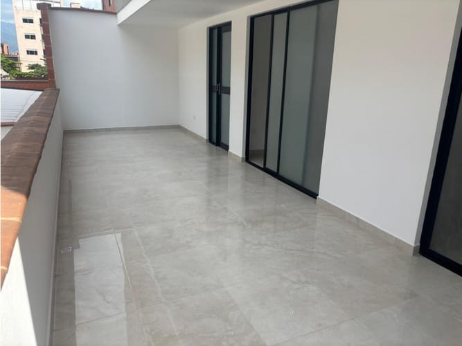 Apartamento de 3 alcobas en arriendo en La Castellana, Medellín, 133 m² · foto 4 de 12