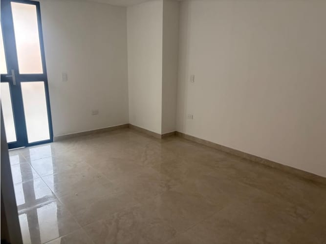 Apartamento de 3 alcobas en arriendo en La Castellana, Medellín, 133 m² · foto 7 de 12