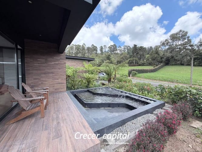 Casa de 3 alcobas en arriendo en Las Palmas, Envigado, 455 m² · foto 5 de 24
