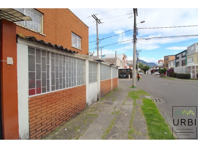 Casa de 4 alcobas en venta en Quinta Paredes, Bogotá, 198 m² · foto 3 de 19